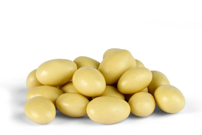 Dragee Banana Passa Chocolate Branco a Granel